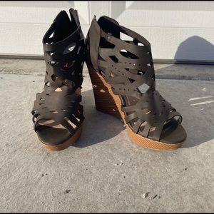 Women’s Size 8 Wedged Heels